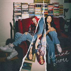 13女学生脱了内裤开始亲热
